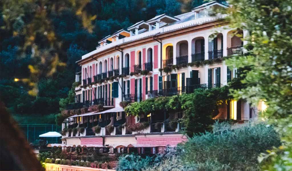 A colorful and relaxed atmosphere in the Hotel of Belmond Splendido Portofino