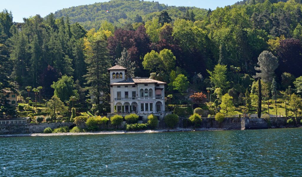 A luxury villa rented on Lake Como, Italy